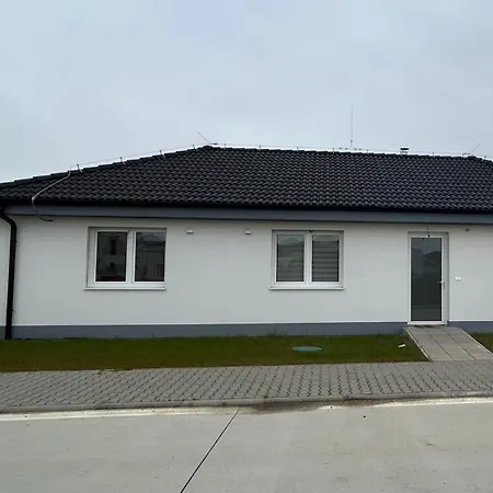 Moderny Dom S Kuchynou, Zahradou A Parkovanim Vakantiehuis