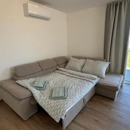 Dom wakacyjny Moderny Dom S Kuchynou, Zahradou A Parkovanim